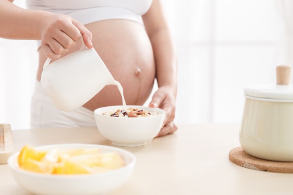 孕婦奶粉:是進(jìn)入母嬰家庭消費的“餐前開胃菜” 孕婦奶粉:是進(jìn)入母嬰家庭消費的“餐前開胃菜”